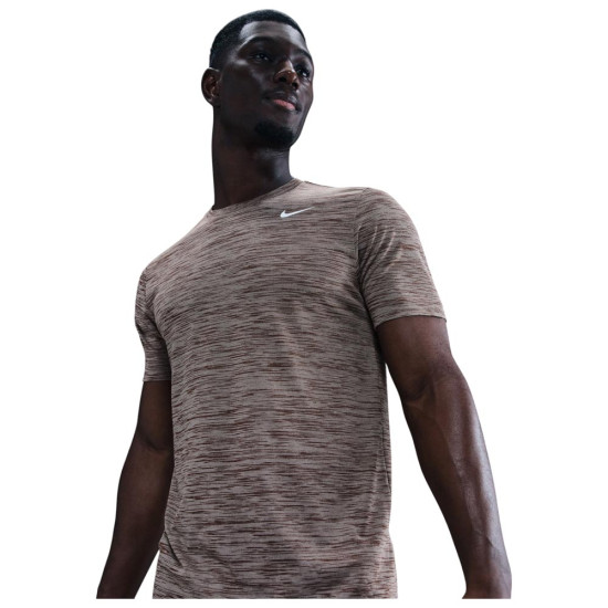 Nike Ανδρική κοντομάνικη μπλούζα Legend New Veneer Training Dri-FIT Tee Nike Ανδρική κοντομάνικη μπλούζα Legend New Veneer Training Dri-FIT Tee